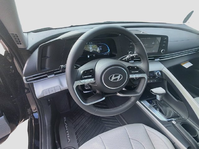 New 2026 Hyundai Elantra SEL Sport FWD image 11