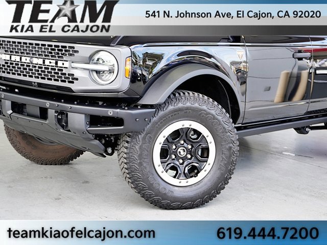 Used 2024 Ford Bronco Badlands image 3