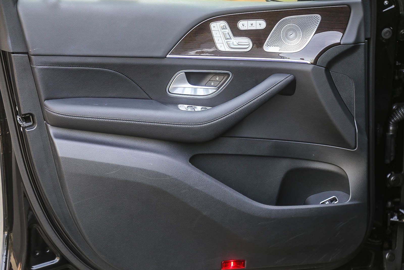 Used 2025 Mercedes-Benz GLS 450 4MATIC image 19