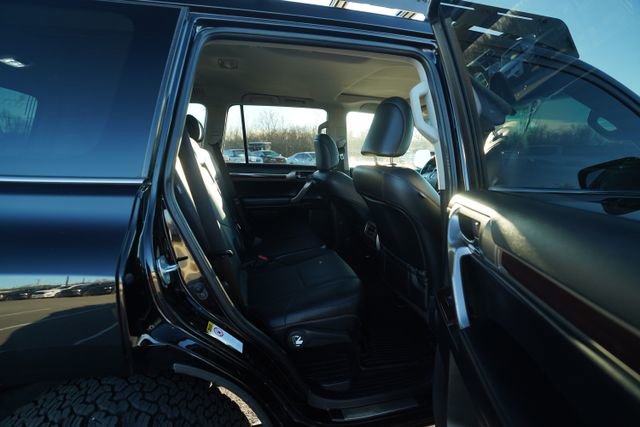 Used 2018 Lexus GX 460 Premium w/ Premium Package image 24