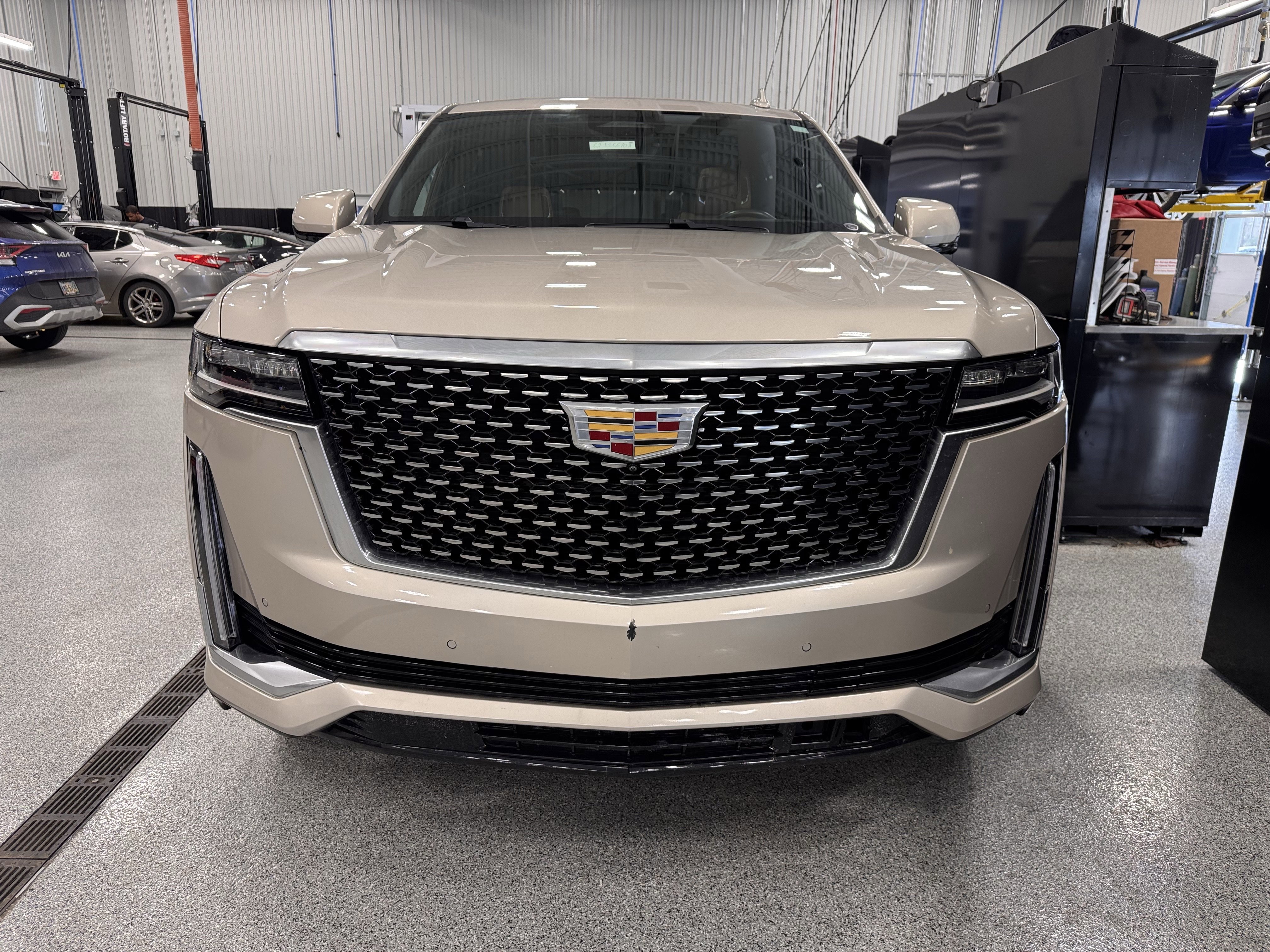 Used 2021 Cadillac Escalade ESV Premium Luxury w/ Driver Assist Tech Package image 36