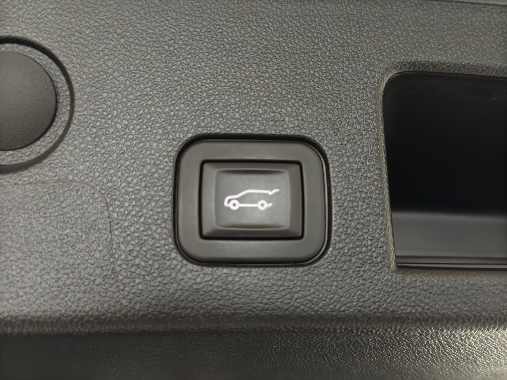 Used 2025 Chevrolet Equinox LT w/ Convenience Package II image 21