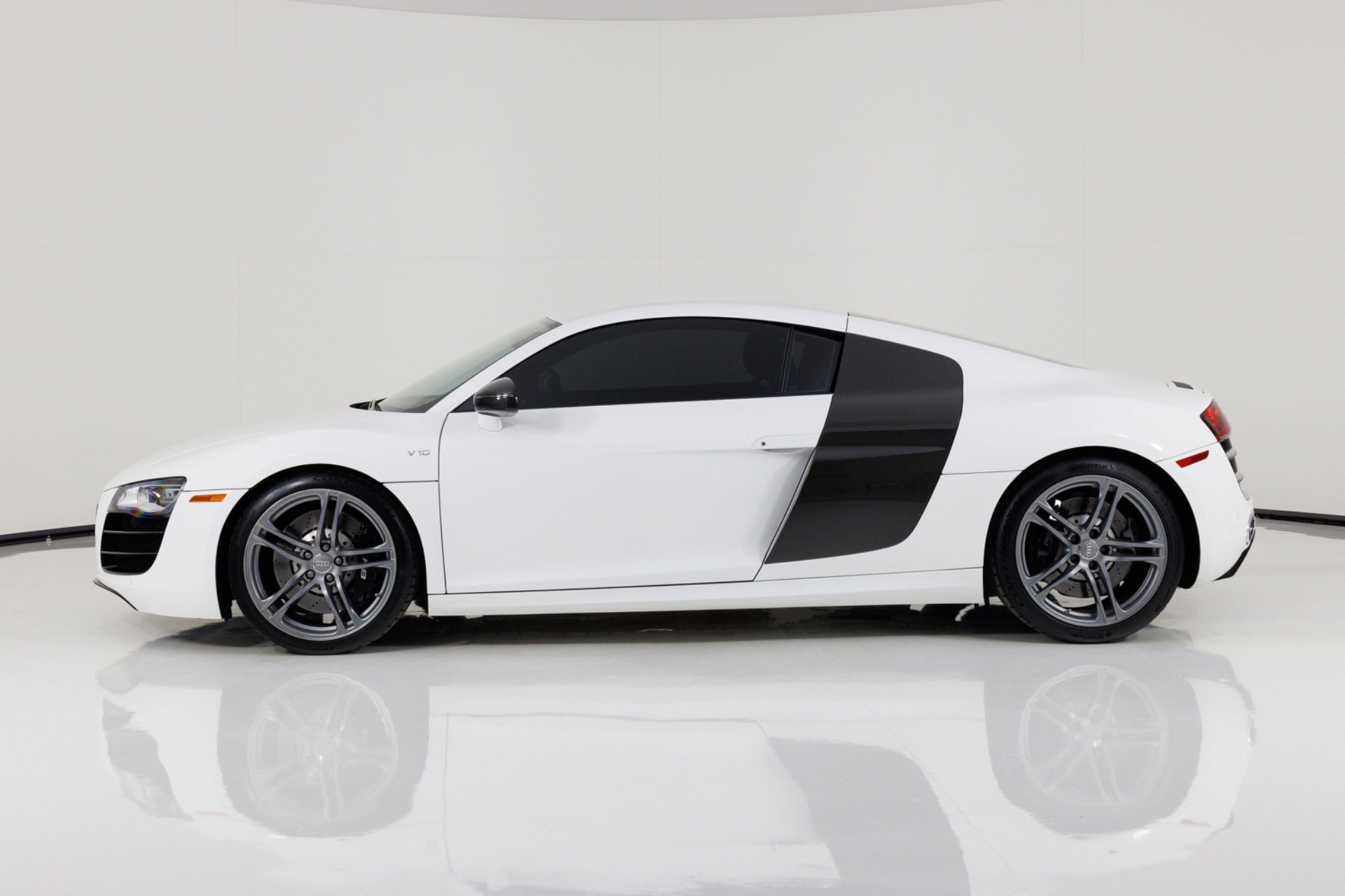 Used 2012 Audi R8 V10 AWD/4WD image 6
