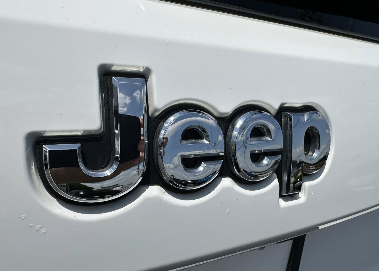 Used 2021 Jeep Grand Cherokee Laredo X AWD/4WD image 77