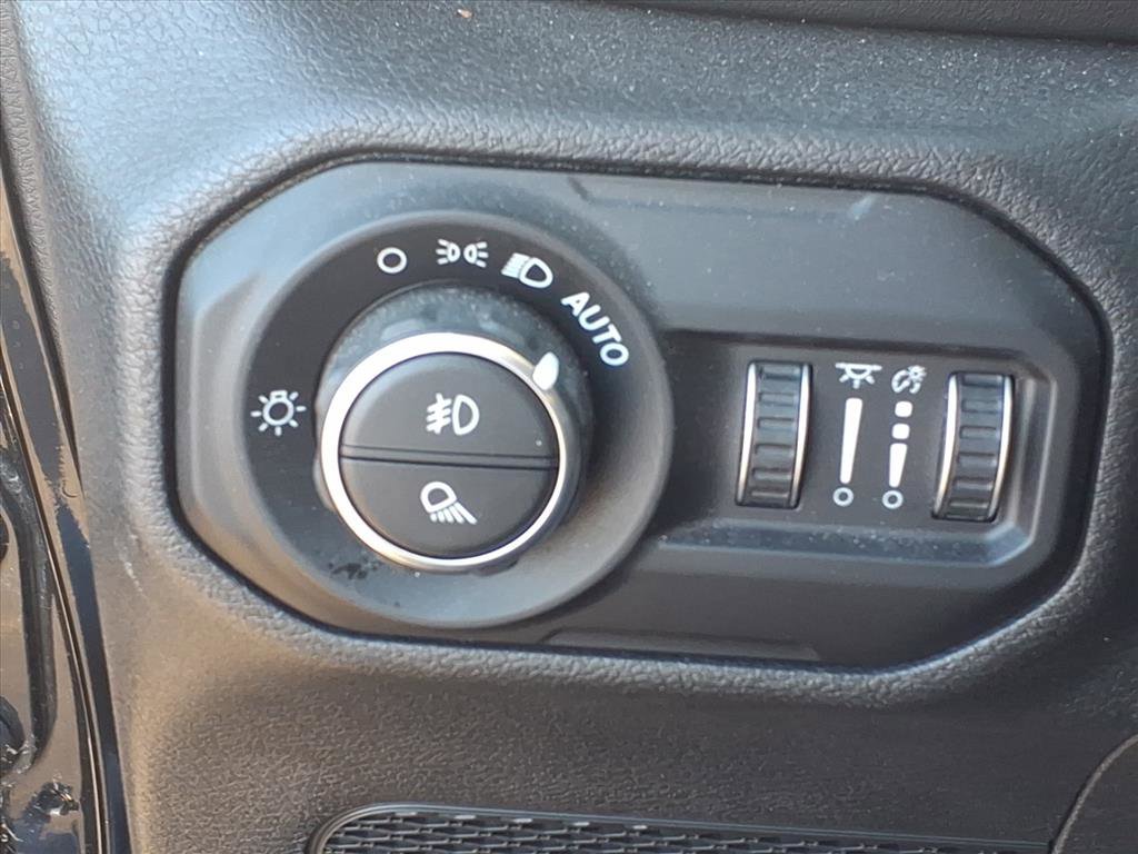 Used 2021 Jeep Gladiator Overland w/ Popular Equipment Package image 23