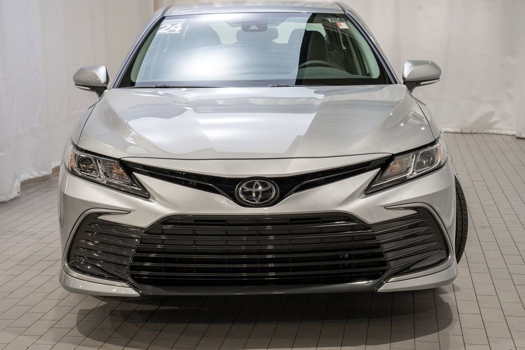 Used 2024 Toyota Camry LE image 2