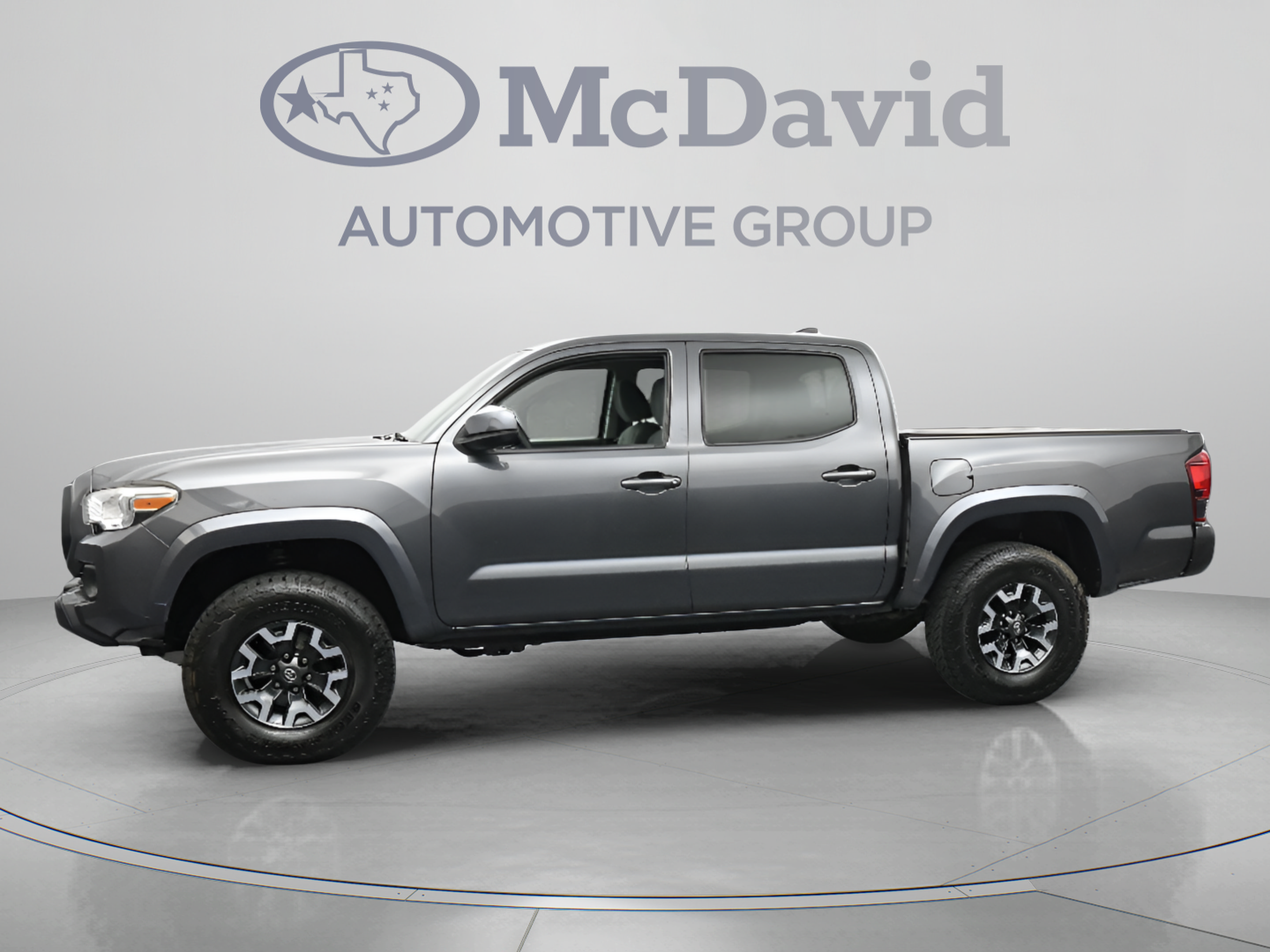 Used 2019 Toyota Tacoma SR5 AWD/4WD image 5