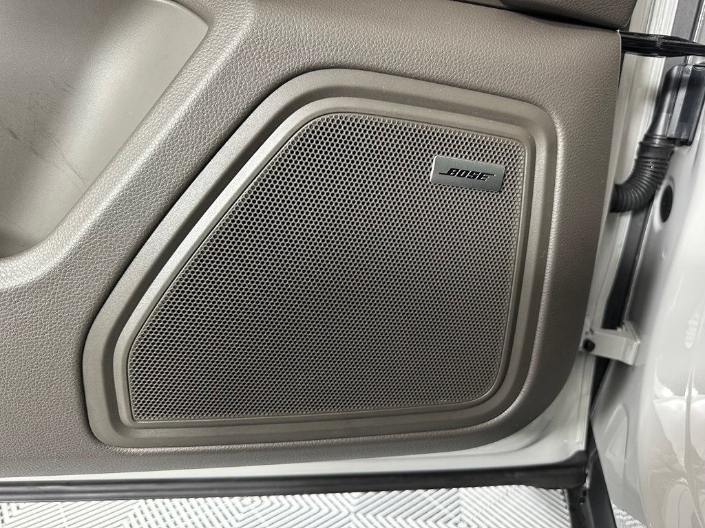 Certified 2026 Porsche Macan Turbo AWD/4WD image 19