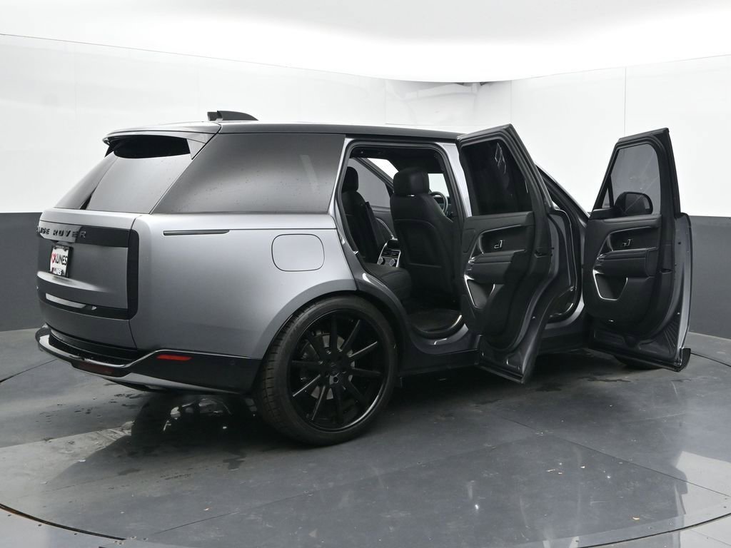 Used 2023 Land Rover Range Rover SE image 55