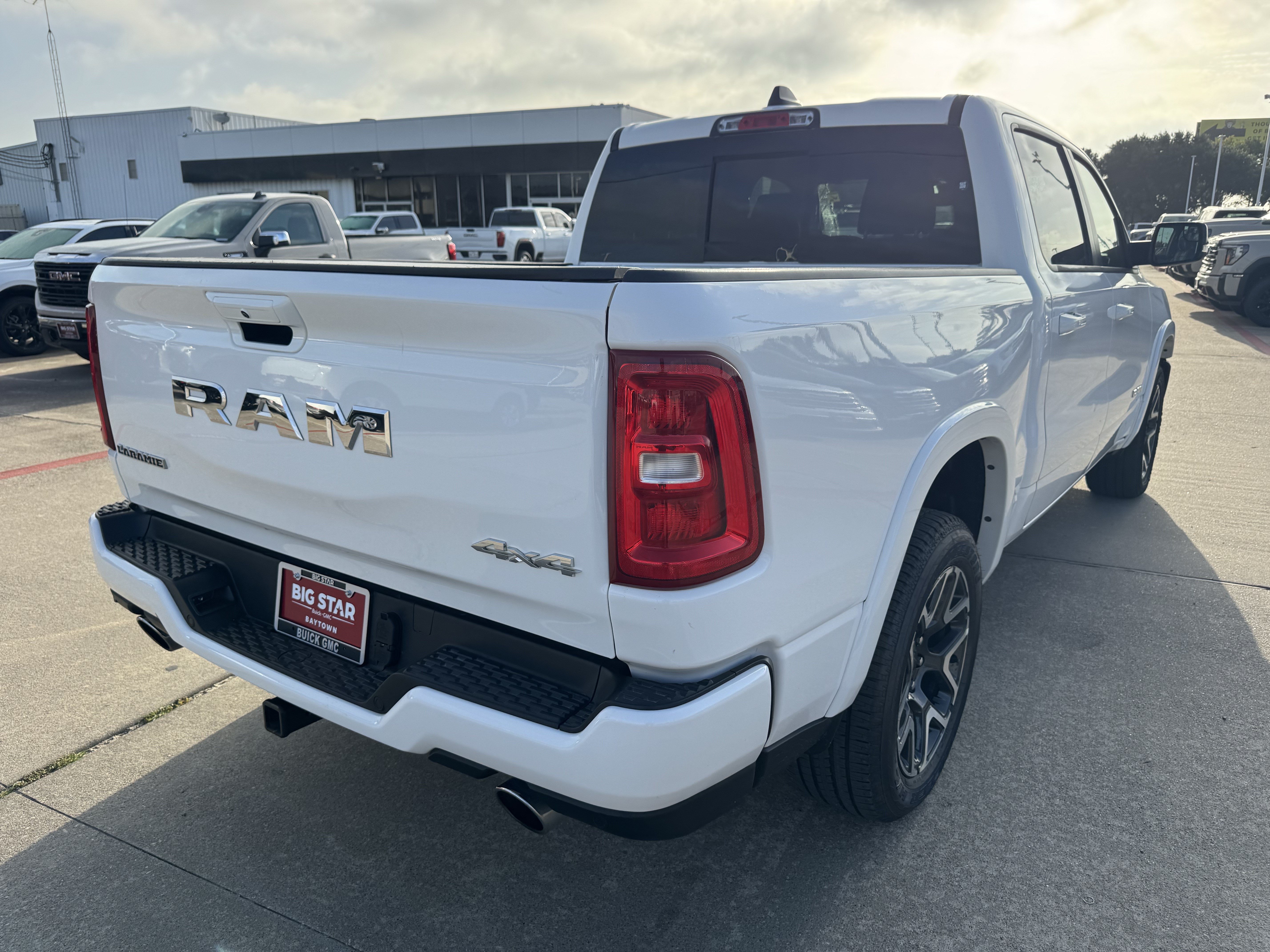 Used 2025 RAM 1500 Laramie w/ Sport Appearance Package AWD/4WD image 6