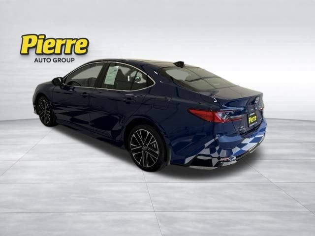 Used 2025 Toyota Camry XLE AWD/4WD image 2