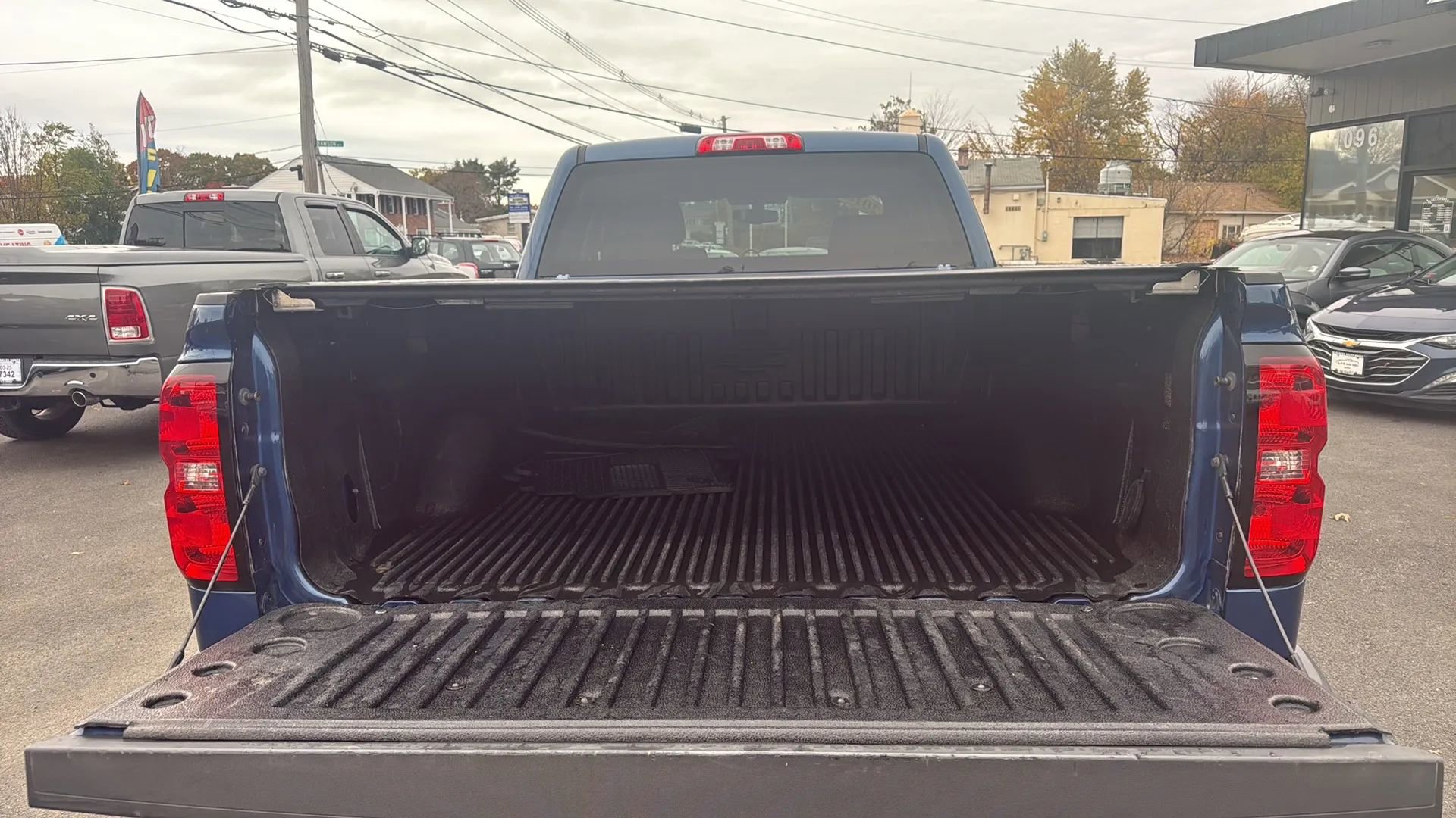 Used 2018 Chevrolet Silverado 1500 LT w/ All Star Edition AWD/4WD image 7