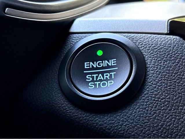 Used 2020 Ford Escape SE Sport FWD image 17