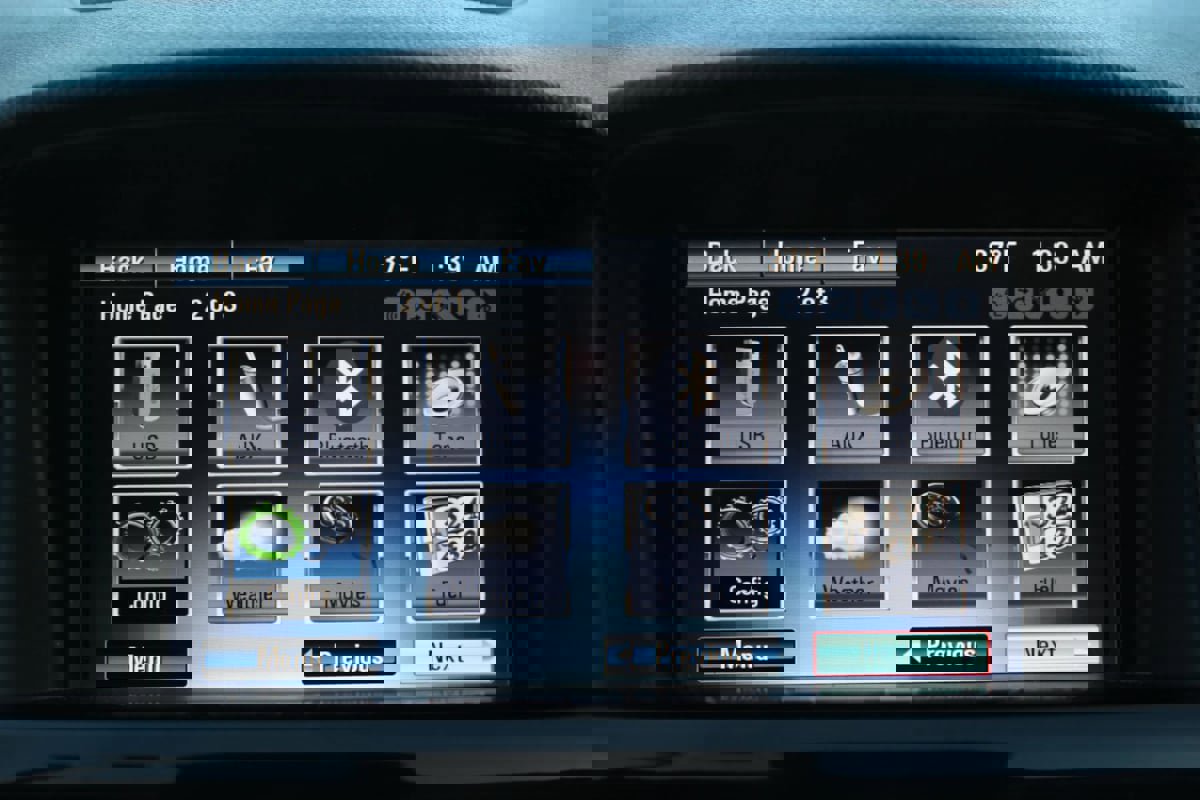 Used 2016 Chevrolet Cruze LT w/ Technology Package image 40