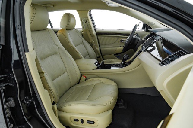 Used 2019 Ford Taurus Limited image 30