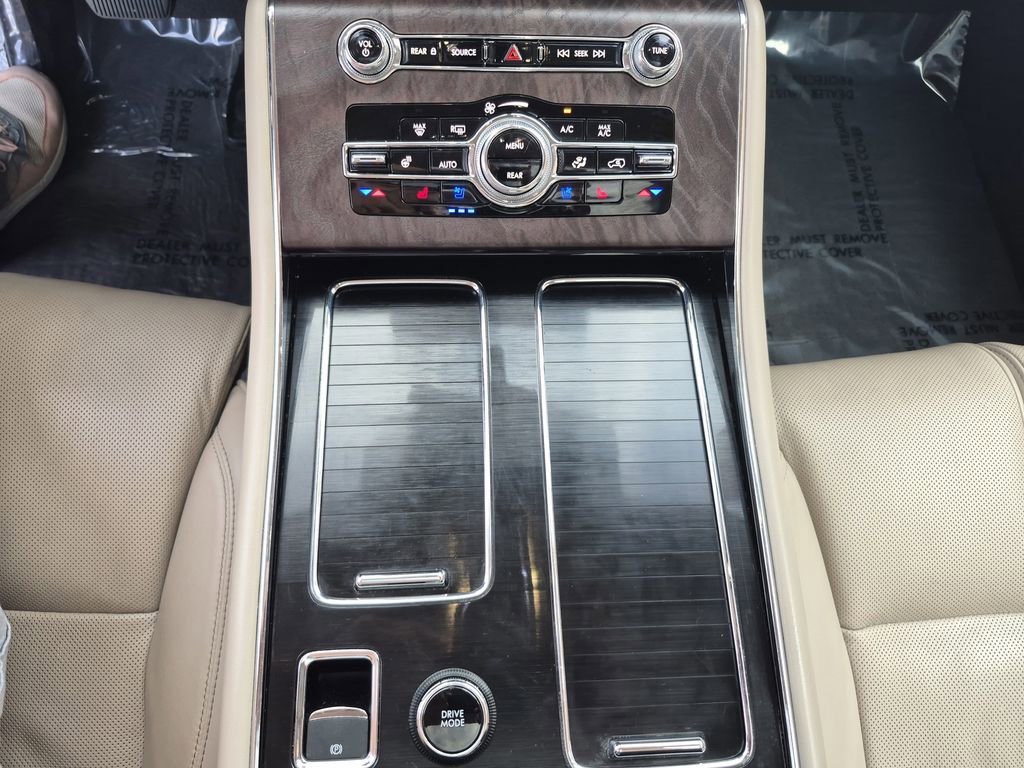 Used 2022 Lincoln Aviator Reserve w/ Equipment Group 201A image 10