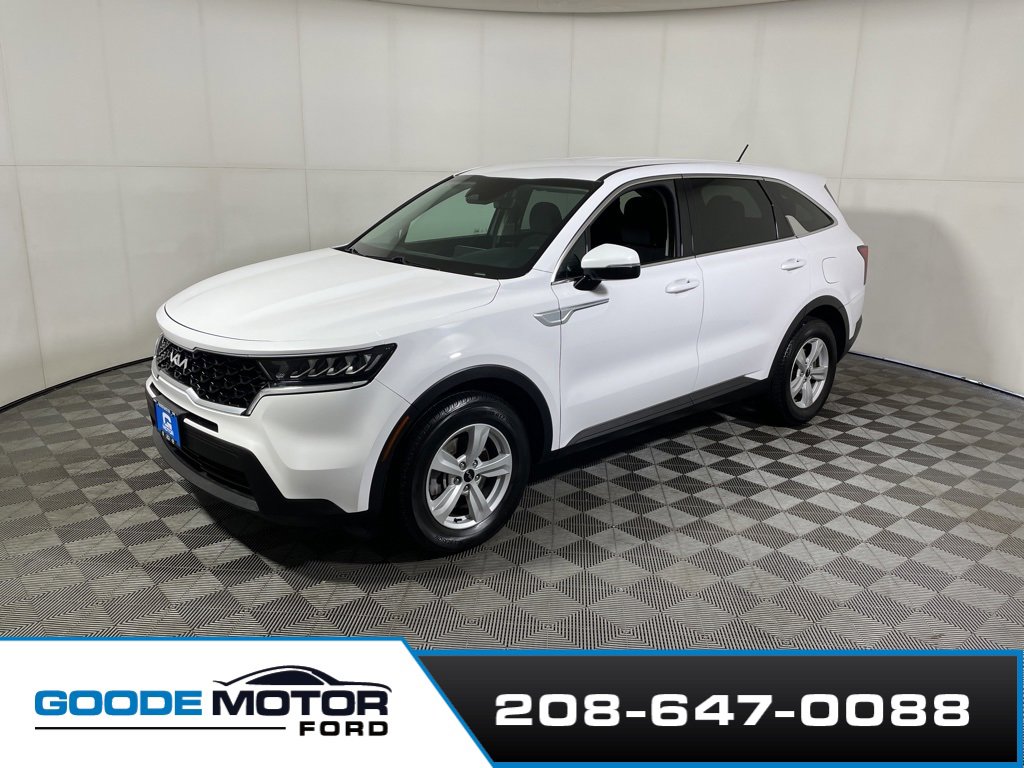 Used 2022 Kia Sorento LX image 4