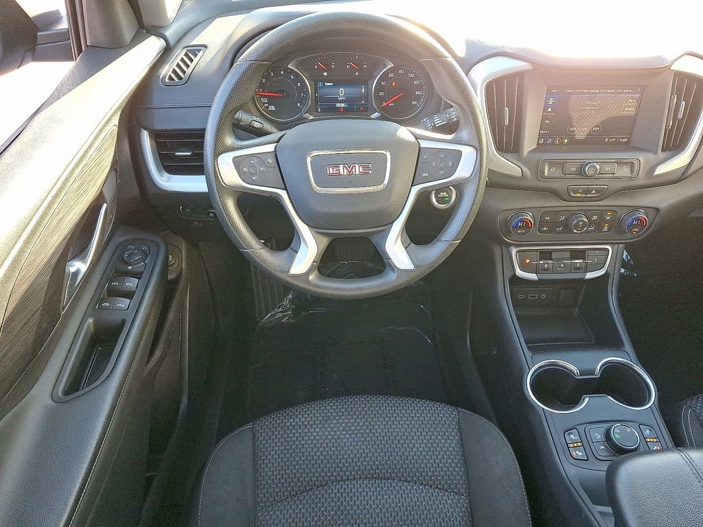 Used 2023 GMC Terrain SLE w/ Driver Convenience Package image 11