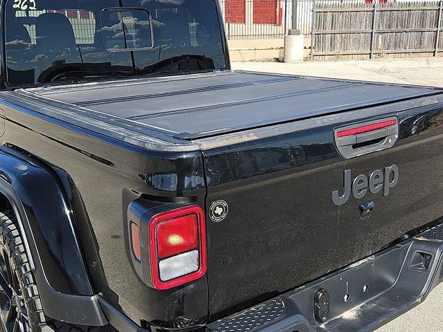 Used 2024 Jeep Gladiator Sport AWD/4WD image 9