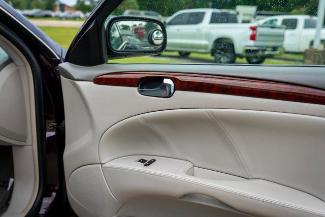 Used 2008 Buick Lucerne CX FWD image 22