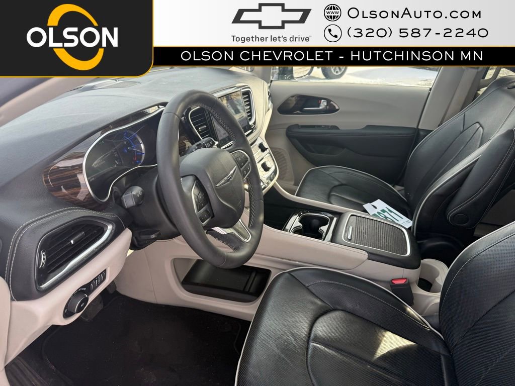 Used 2023 Chrysler Pacifica Limited image 10