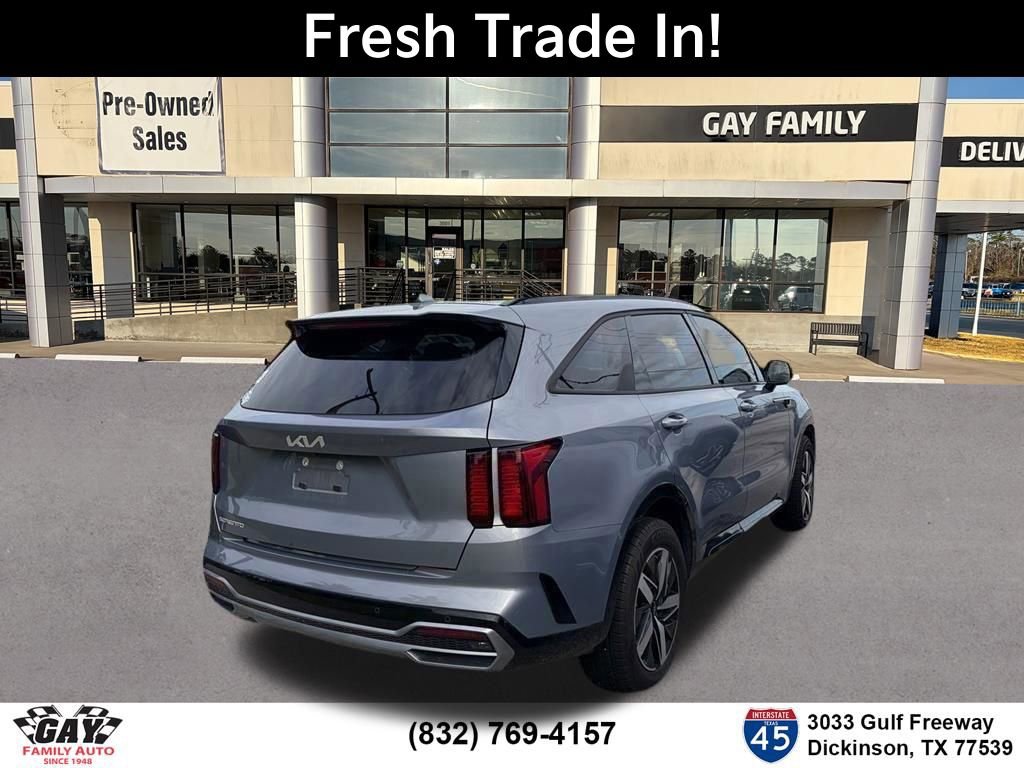 Used 2023 Kia Sorento EX w/ Panoramic Sunroof Package FWD image 9