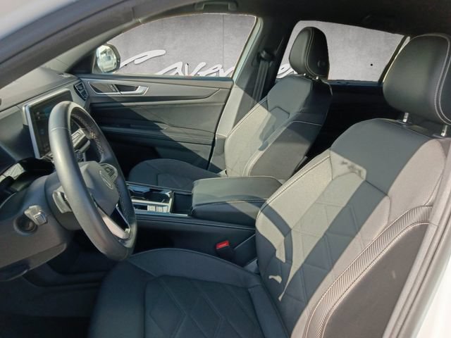 Used 2024 Volkswagen Atlas Cross Sport SE AWD/4WD image 19