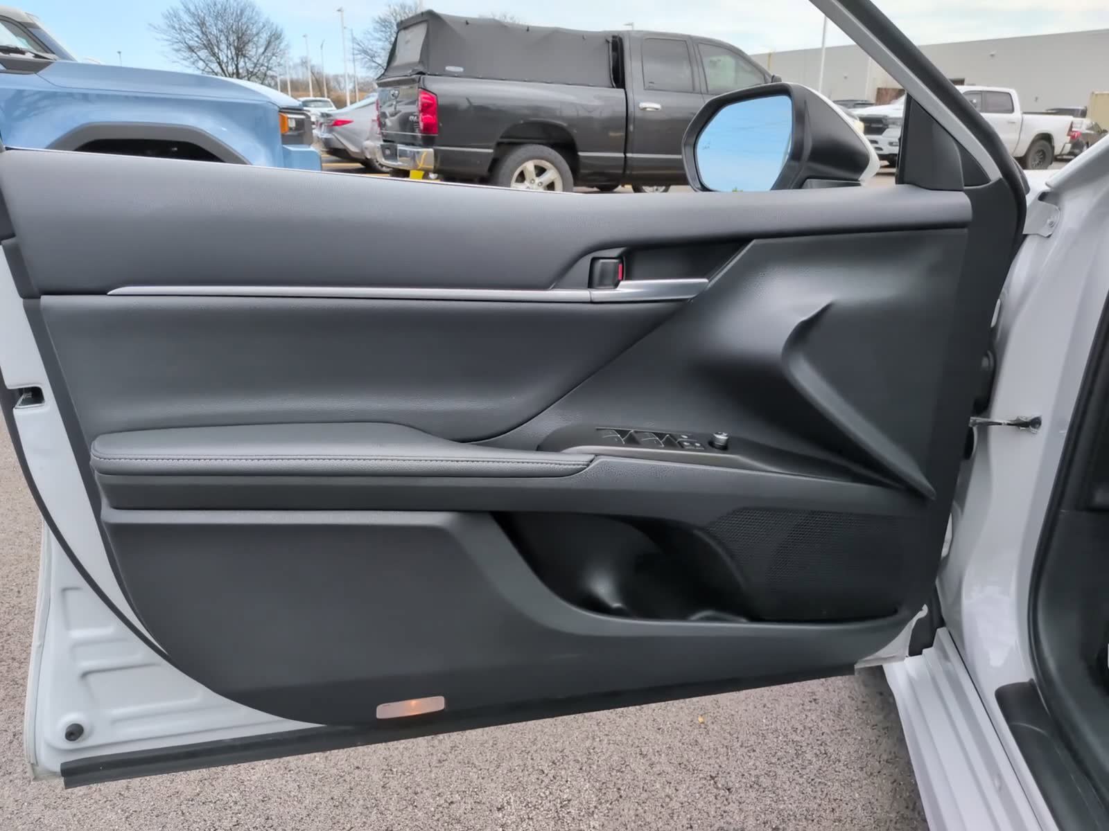 Used 2024 Toyota Camry XSE FWD image 11