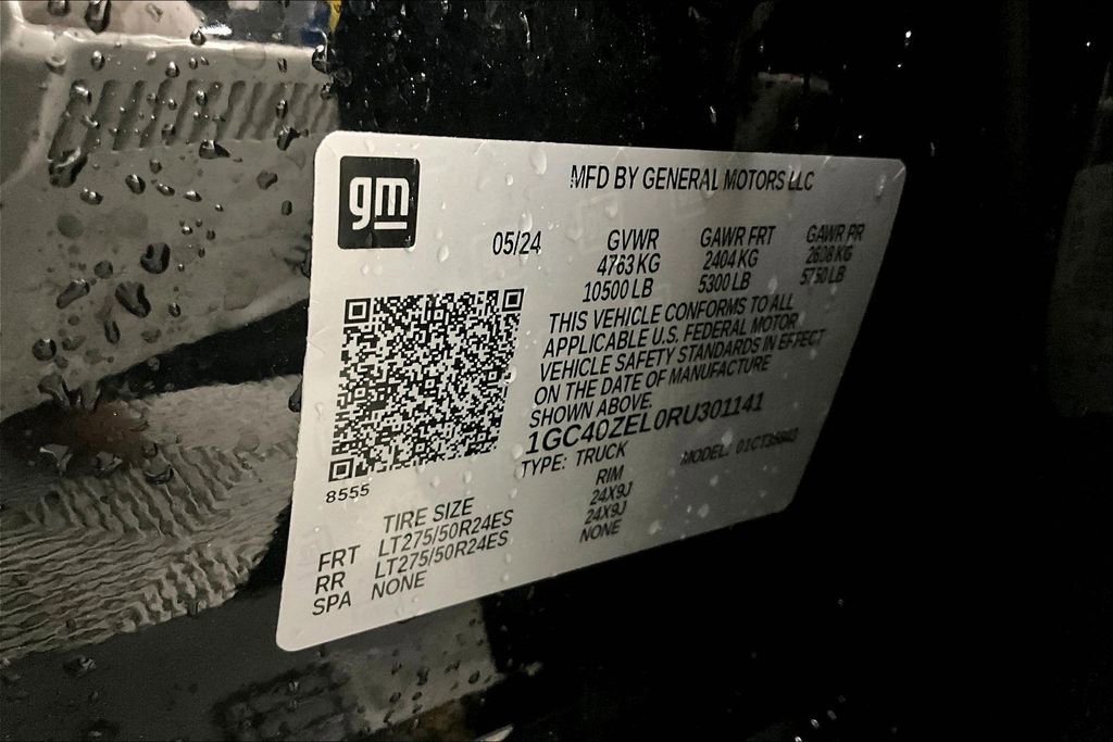 Used 2024 Chevrolet Silverado EV RST AWD/4WD image 32