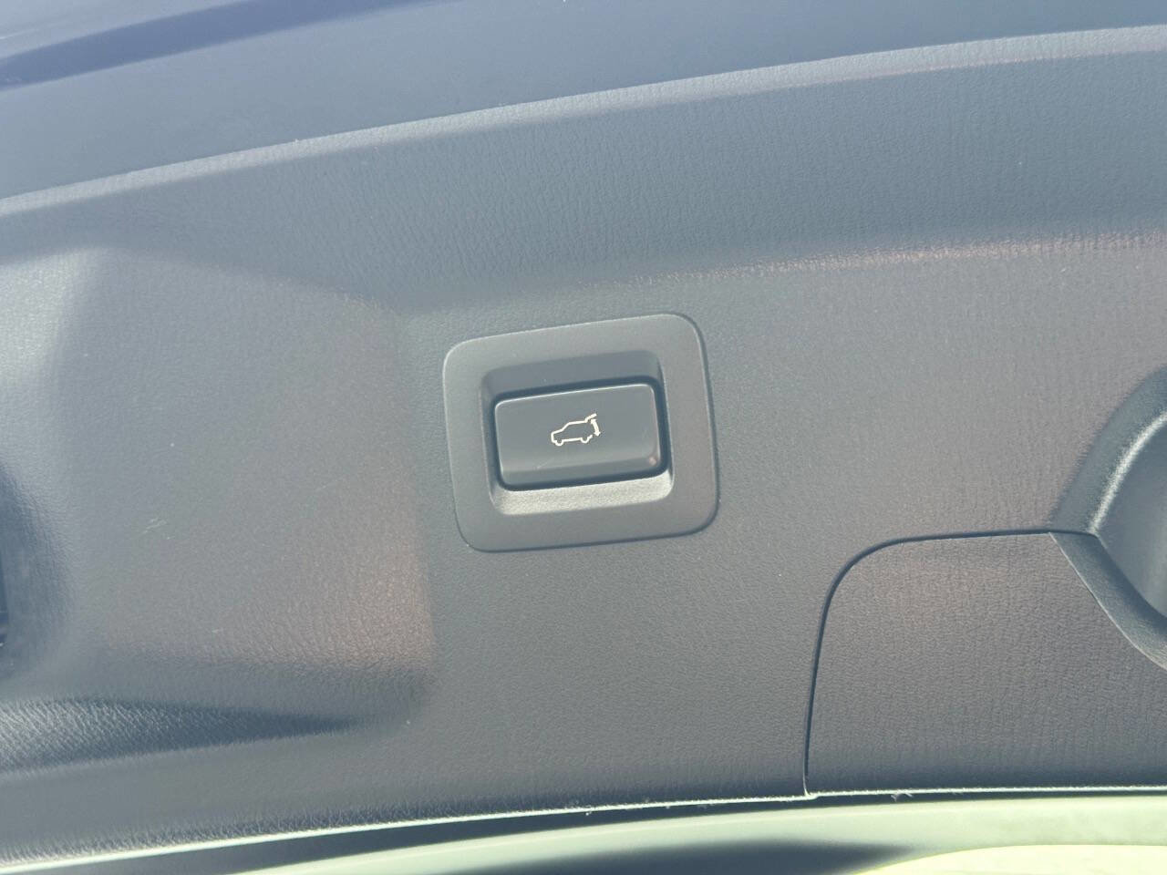 Used 2018 MAZDA CX-9 Touring w/ Touring Premium Package image 7