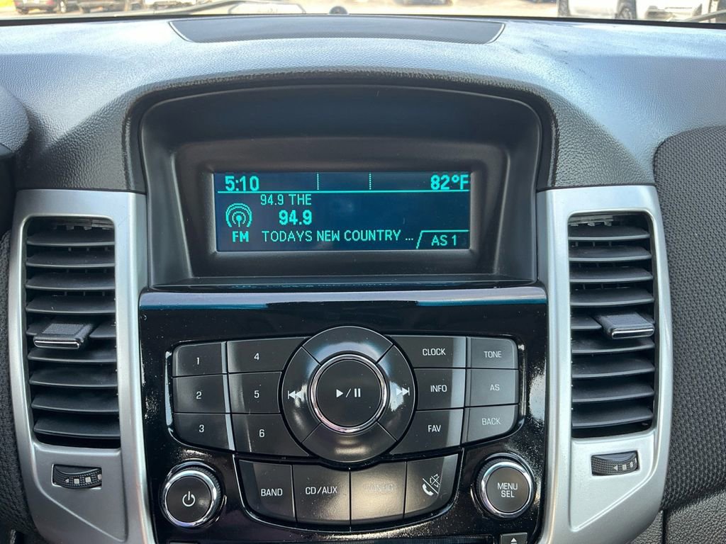 Used 2015 Chevrolet Cruze LT image 26