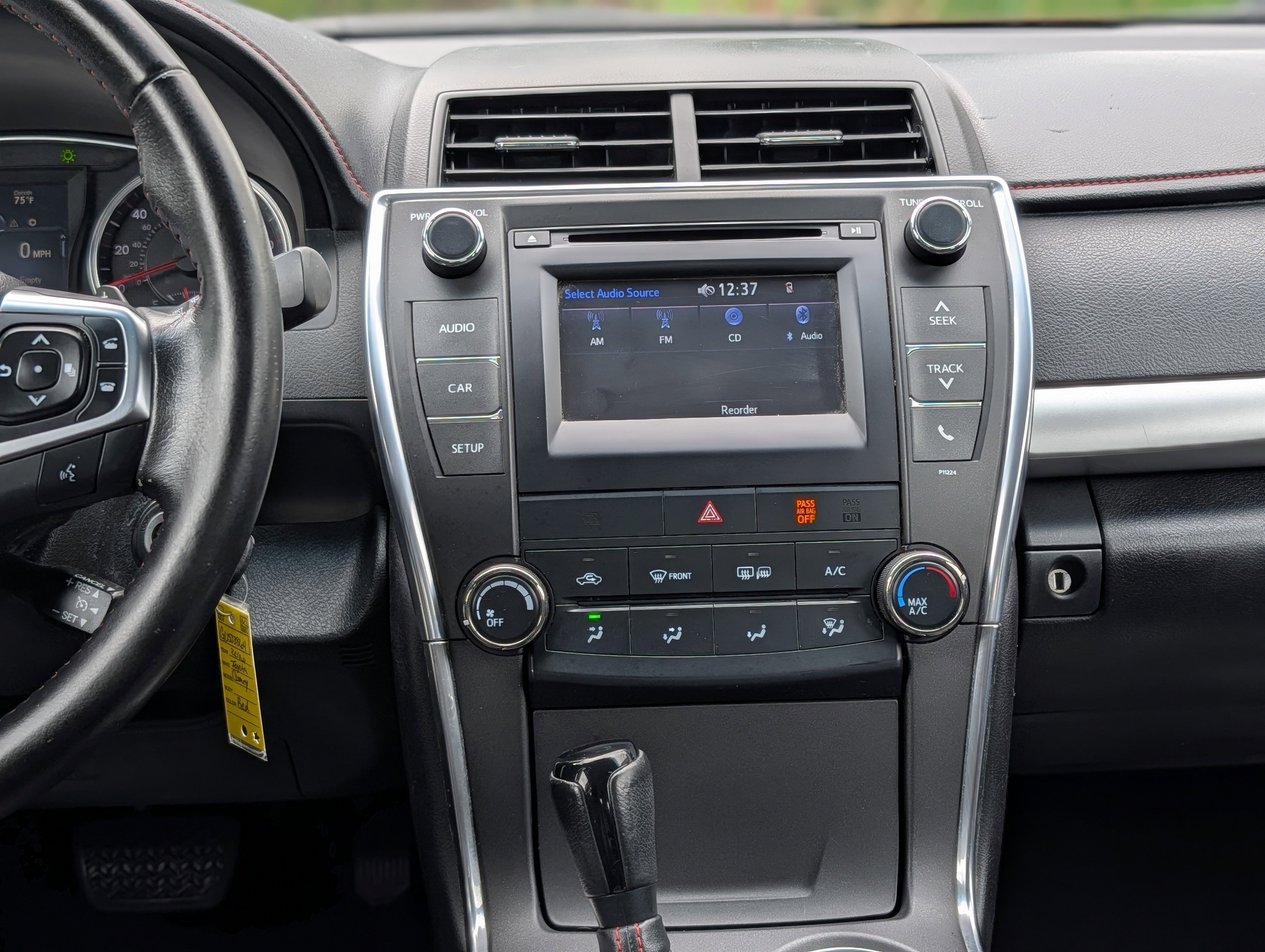 Used 2016 Toyota Camry SE FWD image 15