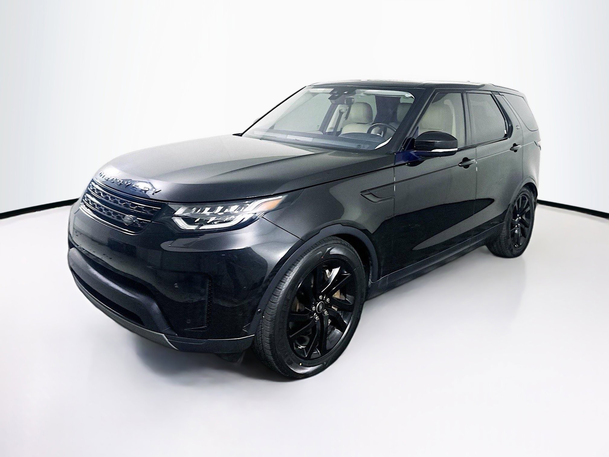 Used 2019 Land Rover Discovery HSE AWD/4WD image 3