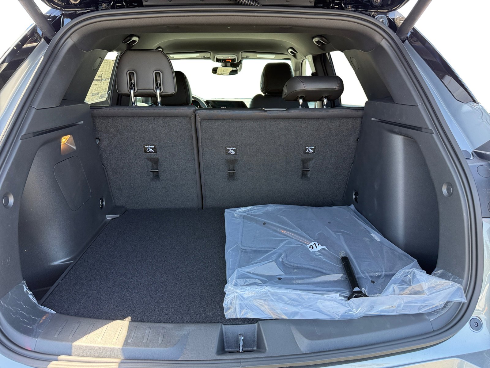 Used 2022 Chevrolet Traverse LS FWD image 17