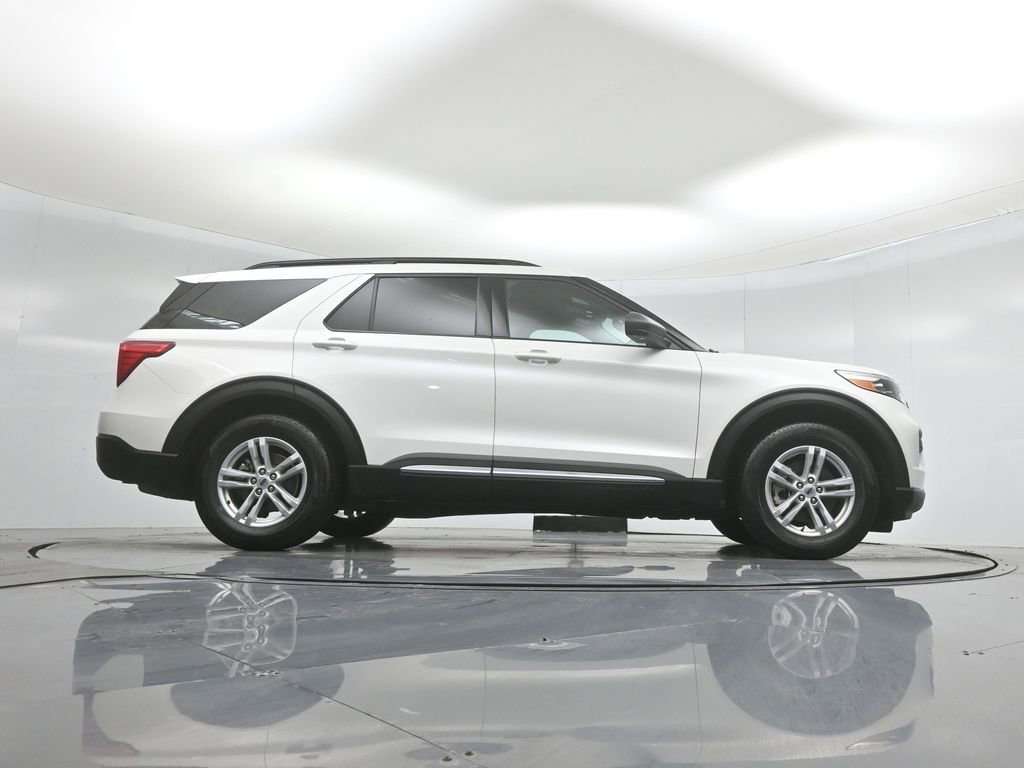 Certified 2024 Ford Explorer XLT RWD image 47