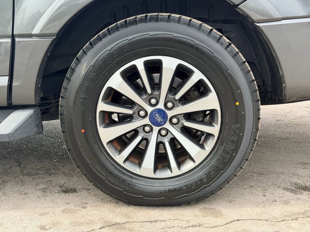 Used 2015 Ford Expedition EL XLT w/ Equipment Group 202A image 31