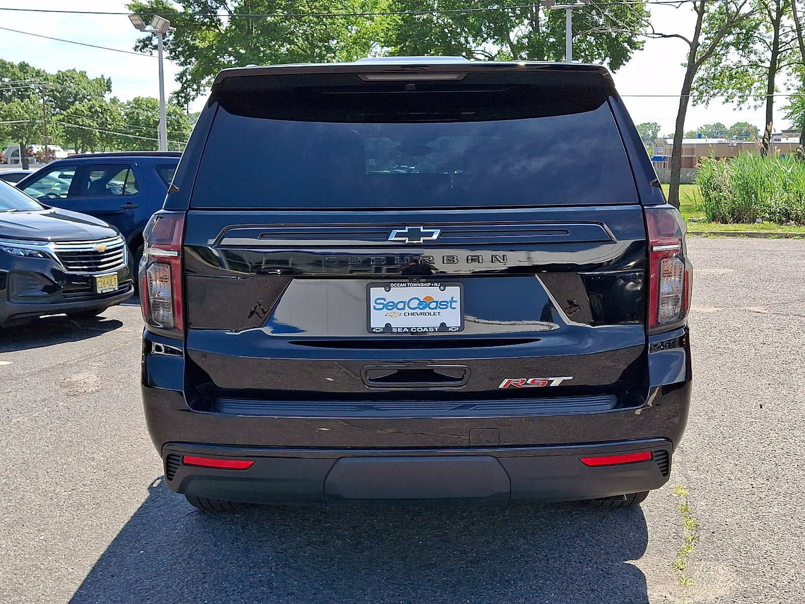 Used 2023 Chevrolet Suburban RST w/ Luxury Package AWD/4WD image 6