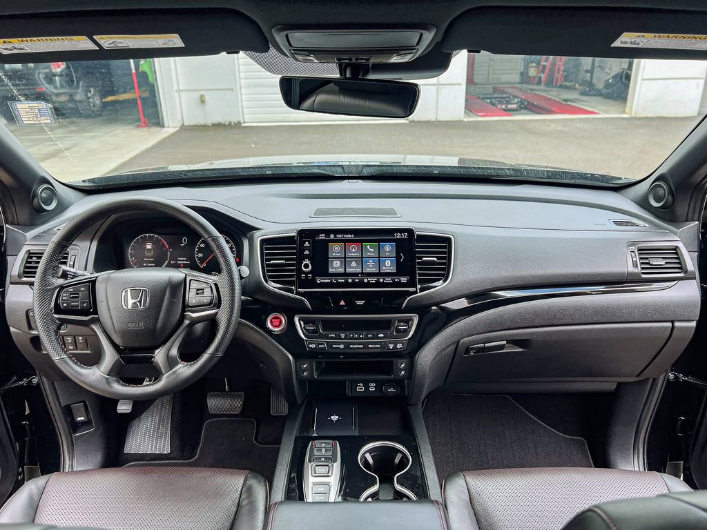 Certified 2025 Honda Ridgeline Black Edition image 27