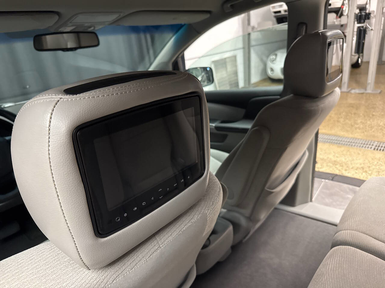 Used 2011 Honda Odyssey EX image 26