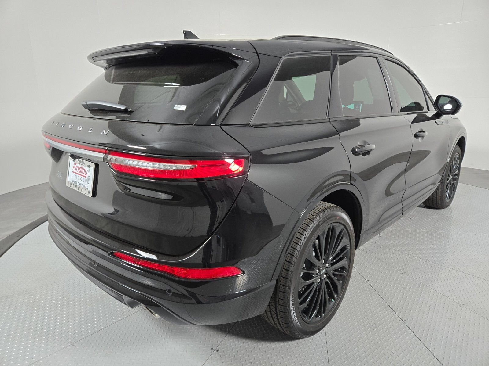 New 2026 Lincoln Corsair Reserve w/ Jet Appearance Package AWD/4WD image 3