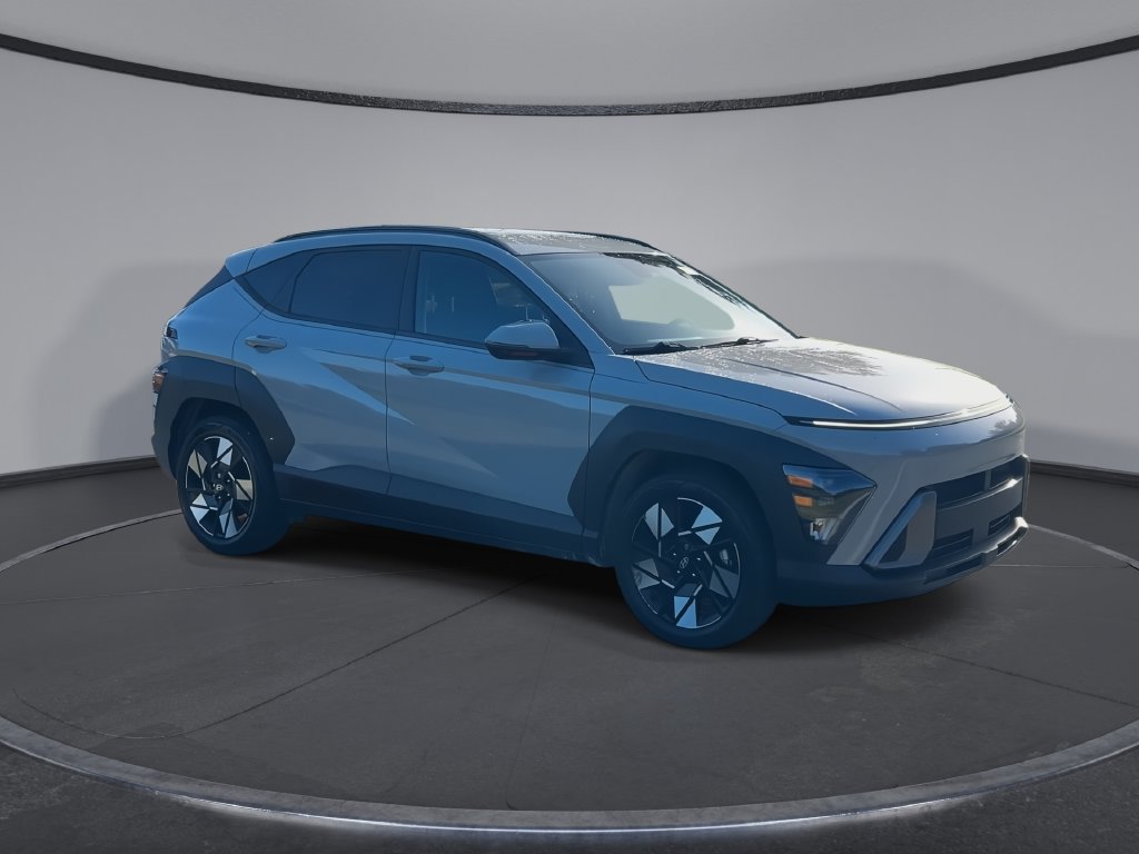 Used 2024 Hyundai Kona SEL w/ Convenience Package FWD image 2