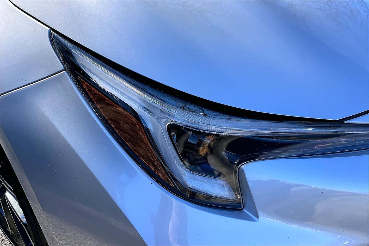 Used 2025 Toyota Corolla SE w/ SE Premium Package FWD image 25