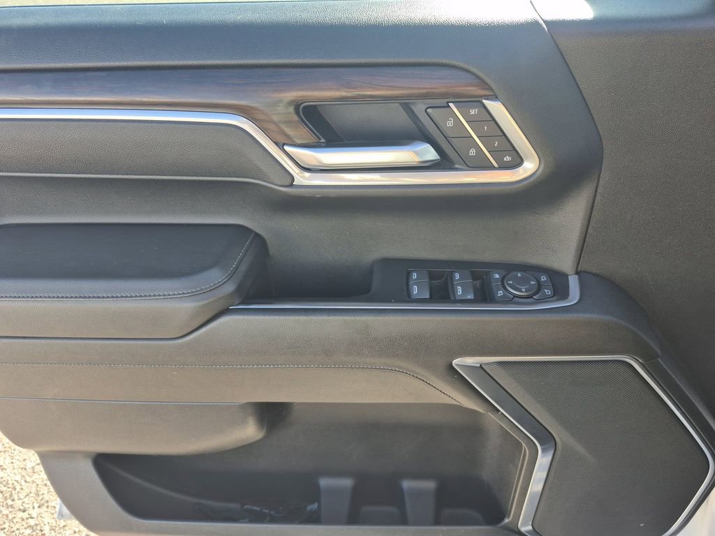 Used 2025 GMC Sierra 1500 SLT image 7