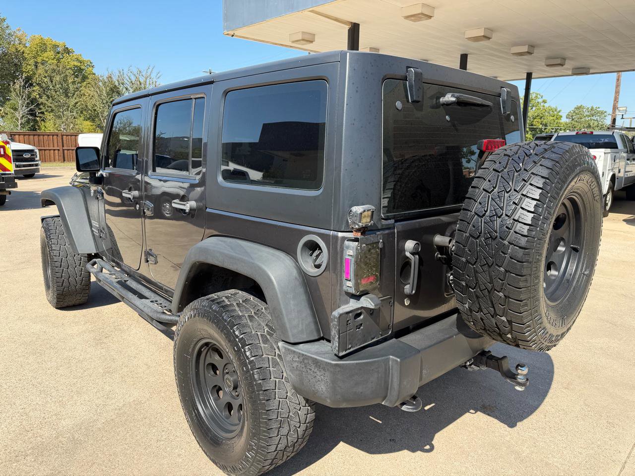 Used 2018 Jeep Wrangler Unlimited Sport w/ Connectivity Group image 3