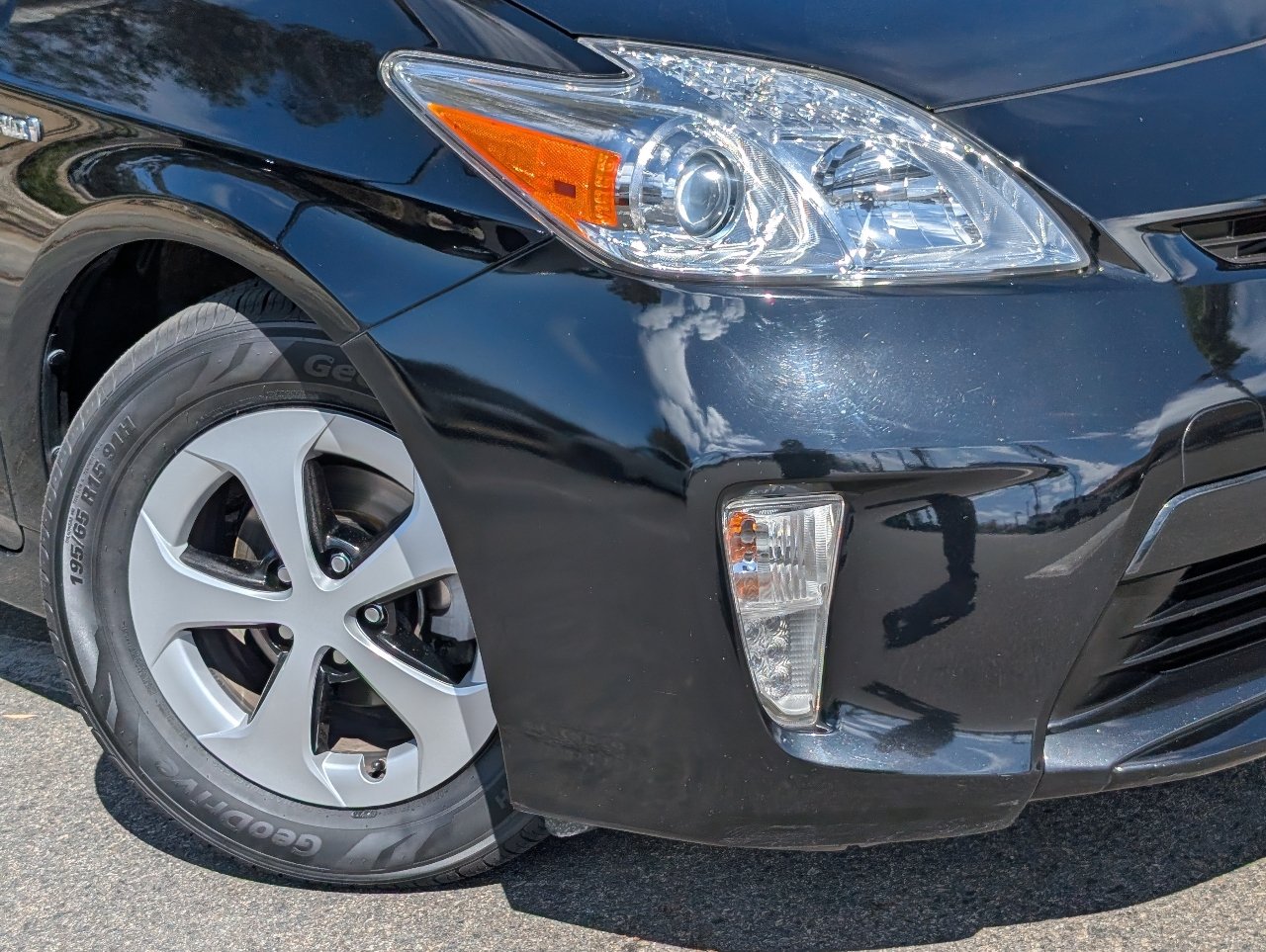 Used 2015 Toyota Prius Four FWD image 9