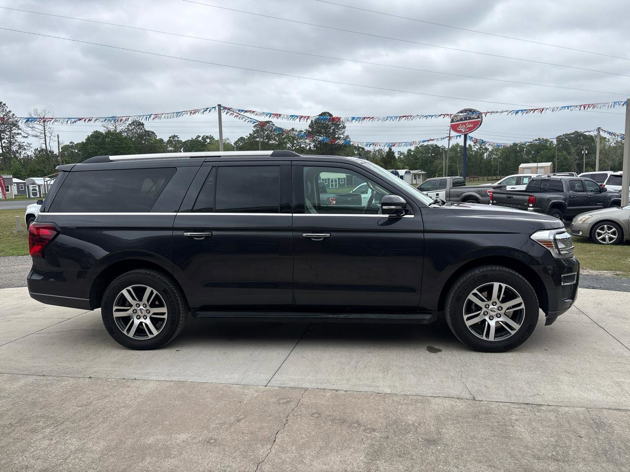 Used 2024 Ford Expedition Max Limited image 4