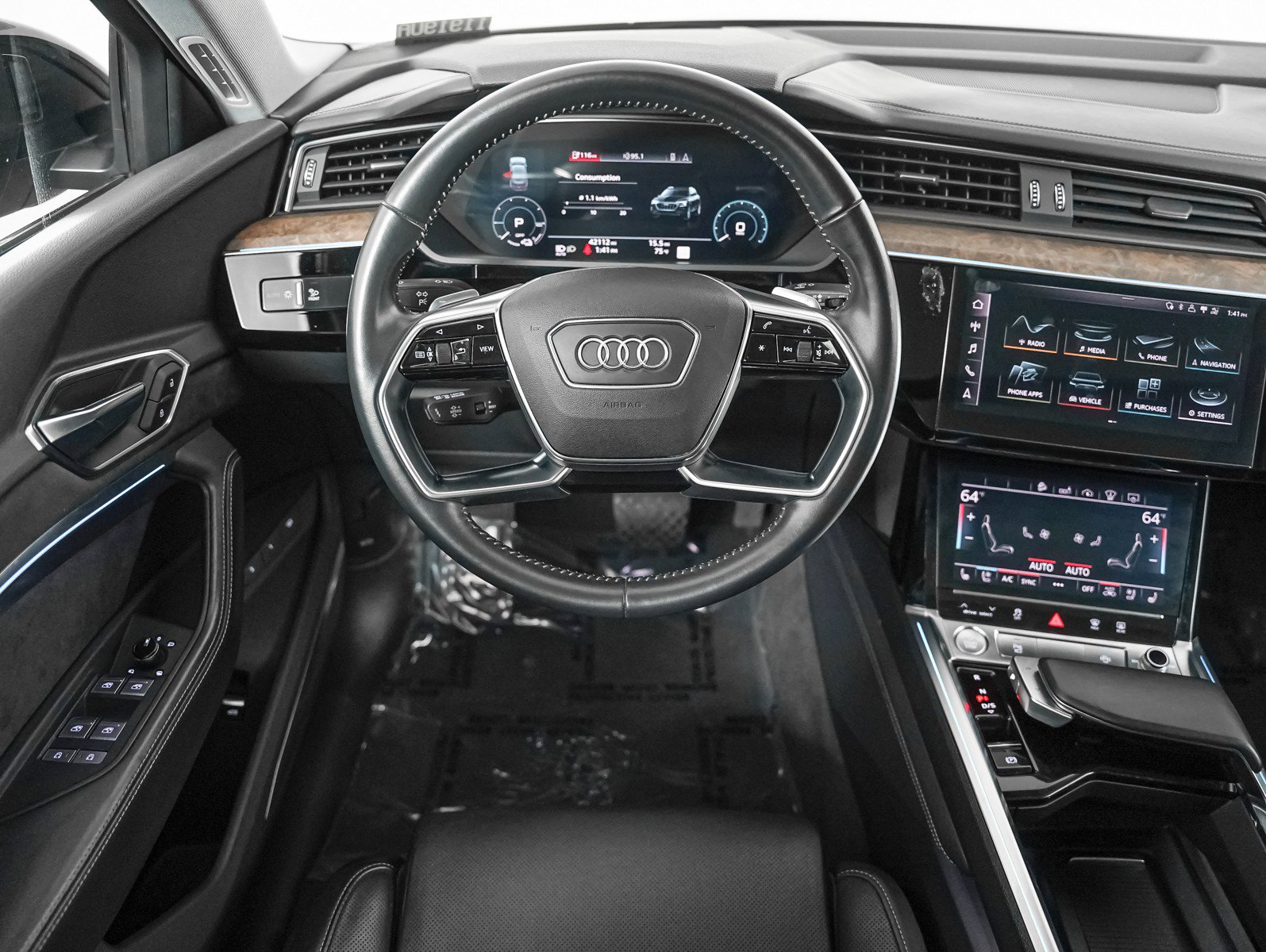 Used 2019 Audi e-tron Prestige w/ Prestige Package AWD/4WD image 14