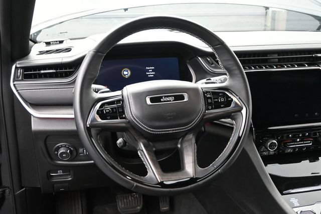 Used 2023 Jeep Grand Cherokee Overland w/ Adv Protech Group III AWD/4WD image 28