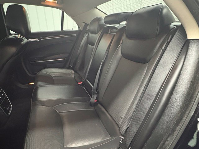 Used 2018 Chrysler 300 Limited AWD/4WD image 8