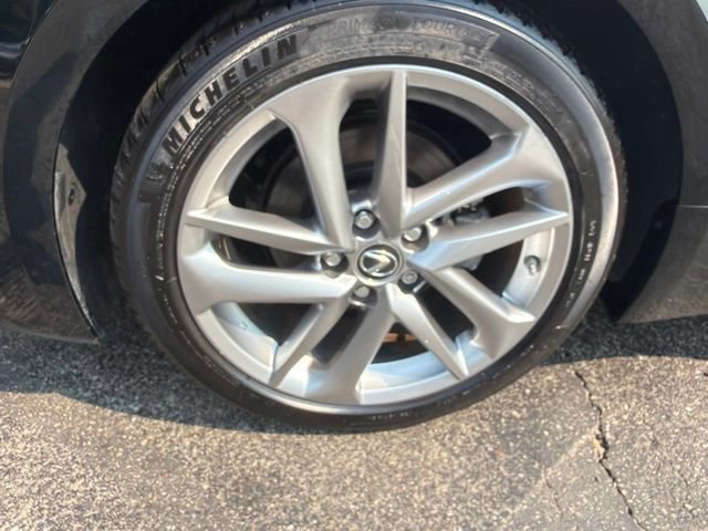 Used 2022 Lexus RC 300 w/ Accessory Package RWD image 39